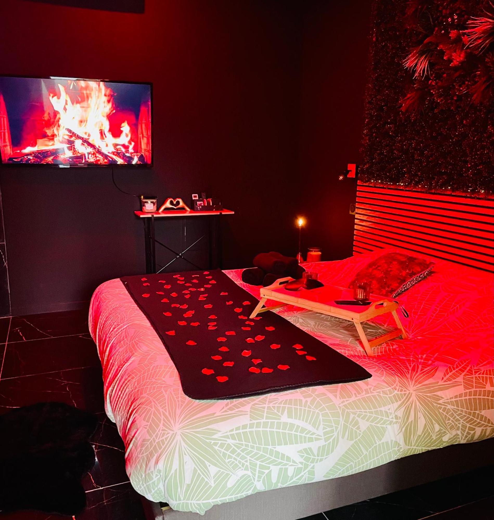 Jungle Love Room De L Hermitage Tournon-sur-Rhone Extérieur photo
